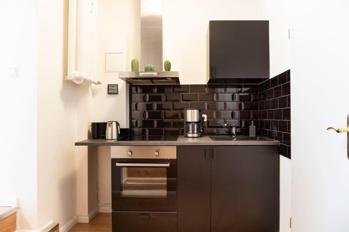 Spacious Loft Style Studio In Berlin Wilmersdorf ภายนอก รูปภาพ
